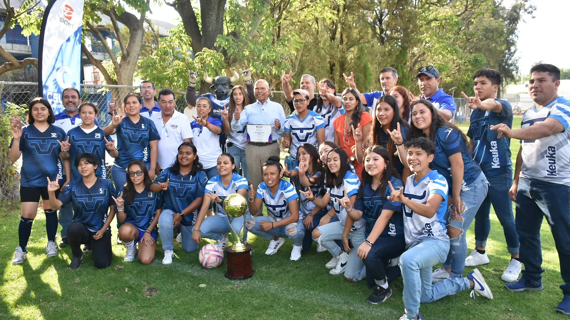 alcalde con las toritas (5)